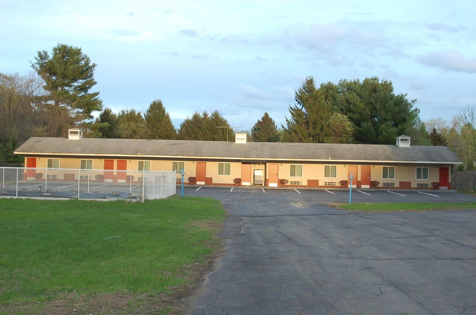 Budgetel Inn Glens Falls-Lake George-Saratoga Εξωτερικό φωτογραφία